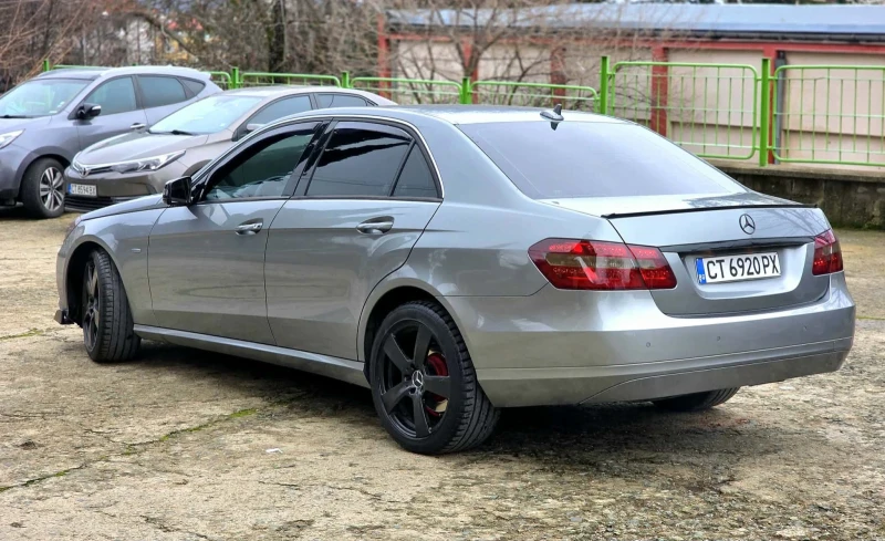 Mercedes-Benz E 220 2.2, снимка 3 - Автомобили и джипове - 53498031