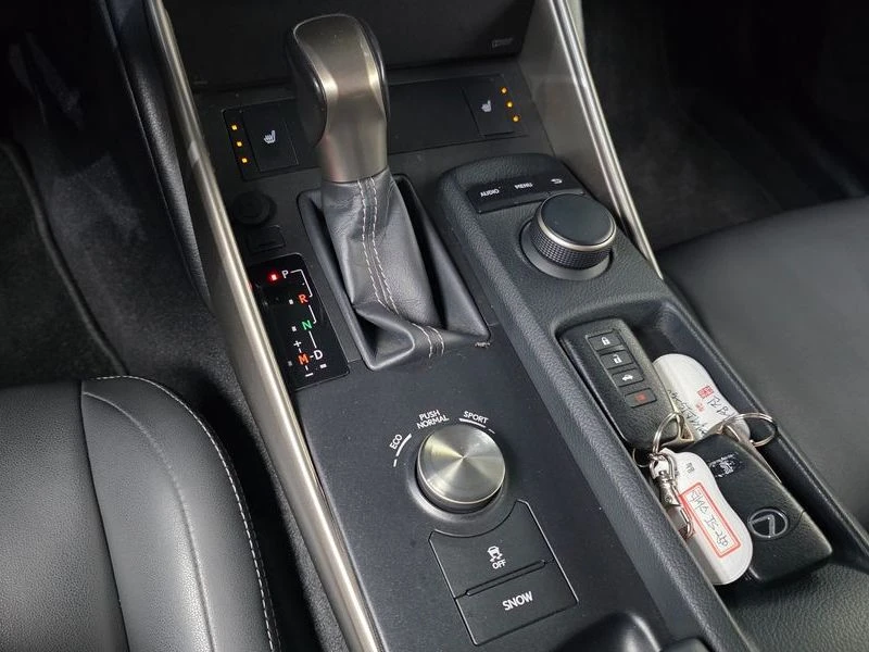 Lexus IS Premium| 204к.с.| ВКЛ.ТЕХНОТЕСТ, снимка 9 - Автомобили и джипове - 55118706