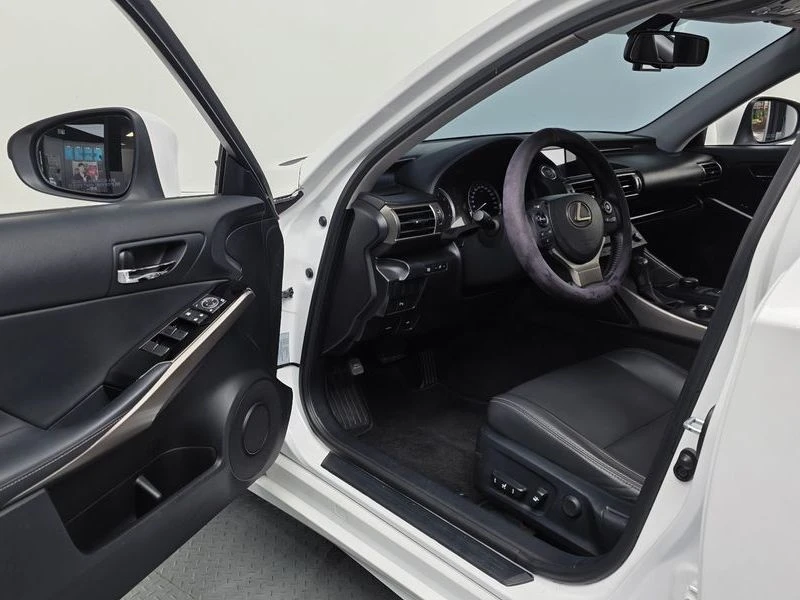 Lexus IS Premium| 204к.с.| ВКЛ.ТЕХНОТЕСТ, снимка 10 - Автомобили и джипове - 55118706