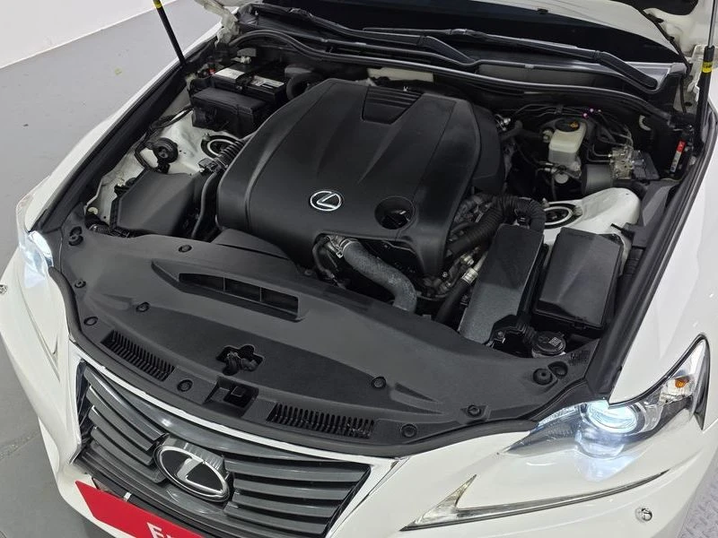 Lexus IS Premium| 204к.с.| ВКЛ.ТЕХНОТЕСТ, снимка 6 - Автомобили и джипове - 55118706