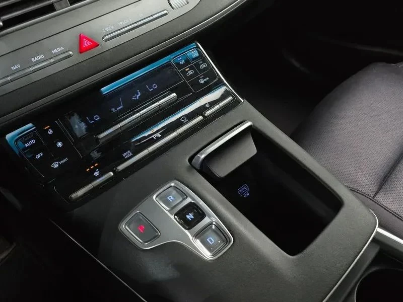 Hyundai Grandeur, снимка 9 - Автомобили и джипове - 56688033