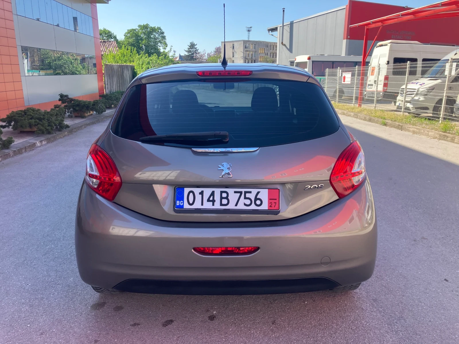 Peugeot 208 1.4-HDI, снимка 6 - Автомобили и джипове - 47314356