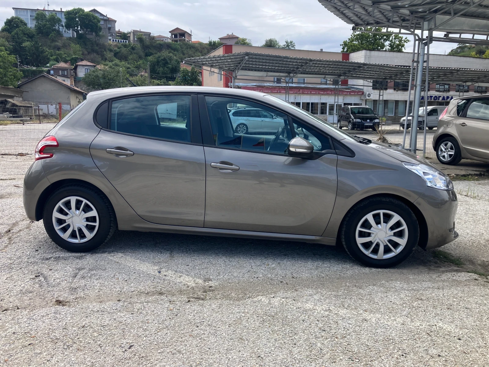 Peugeot 208 1.4-HDI-68kc - изображение 3