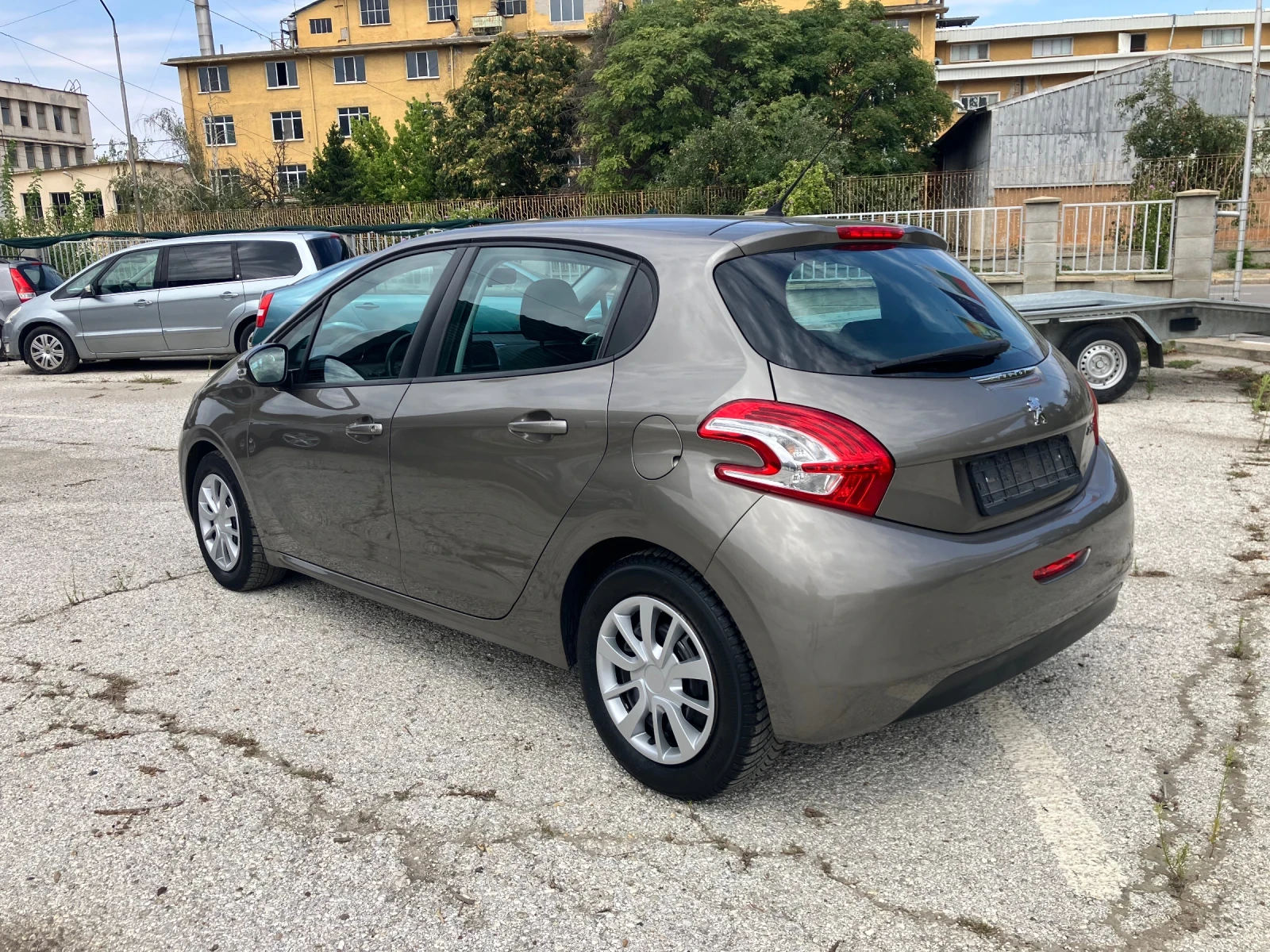 Peugeot 208 1.4-HDI-68kc - изображение 6