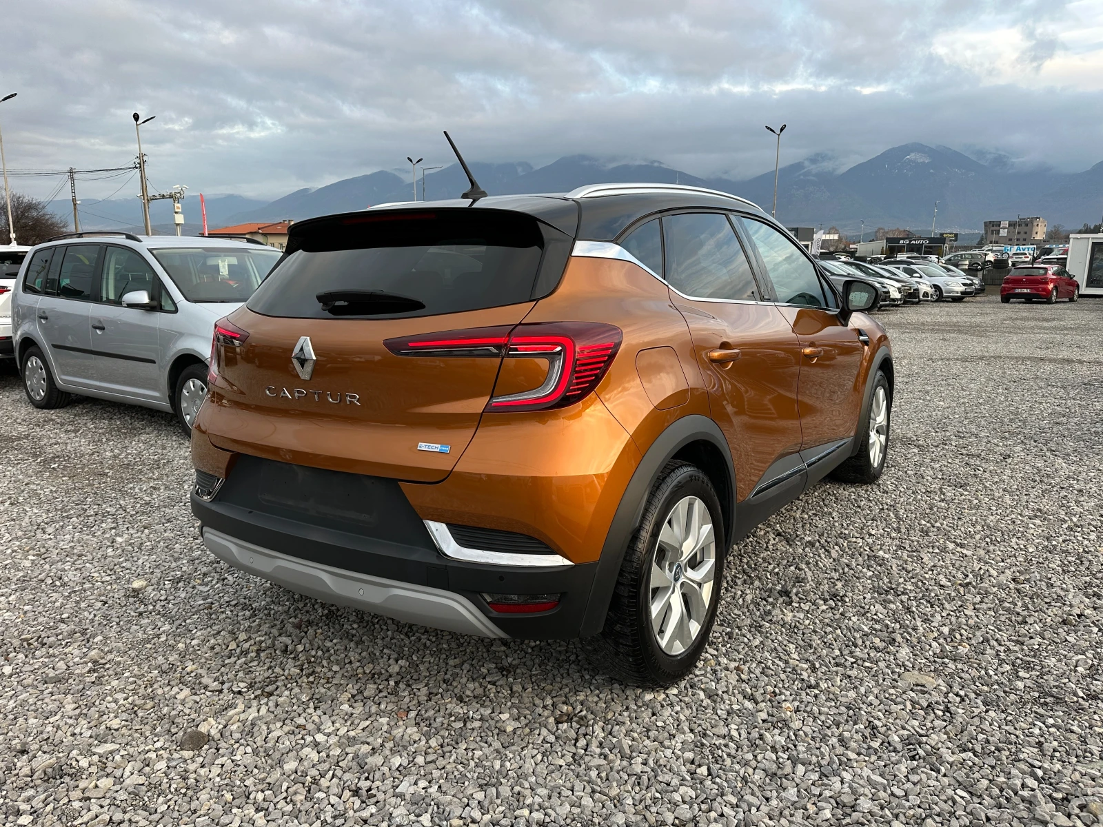 Renault Captur 1.6 Hybrid E6D - изображение 3