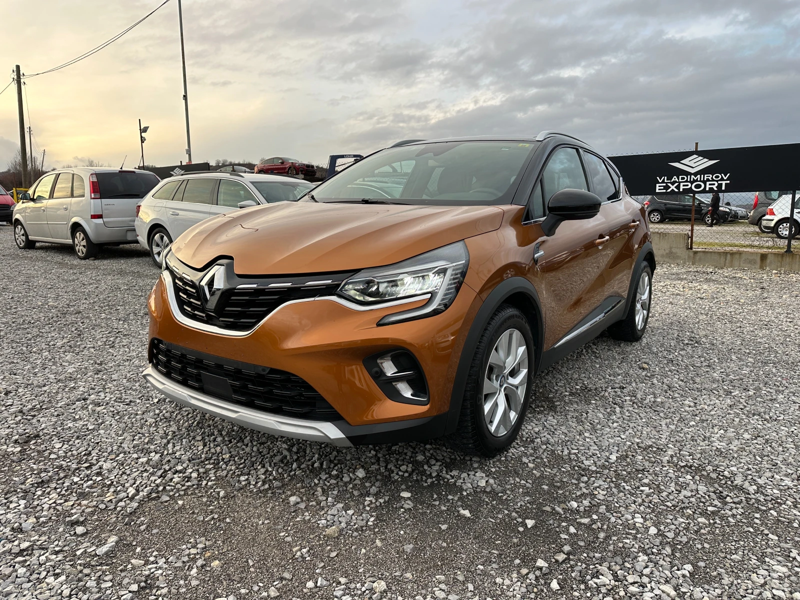 Renault Captur 1.6 Hybrid E6D - изображение 5