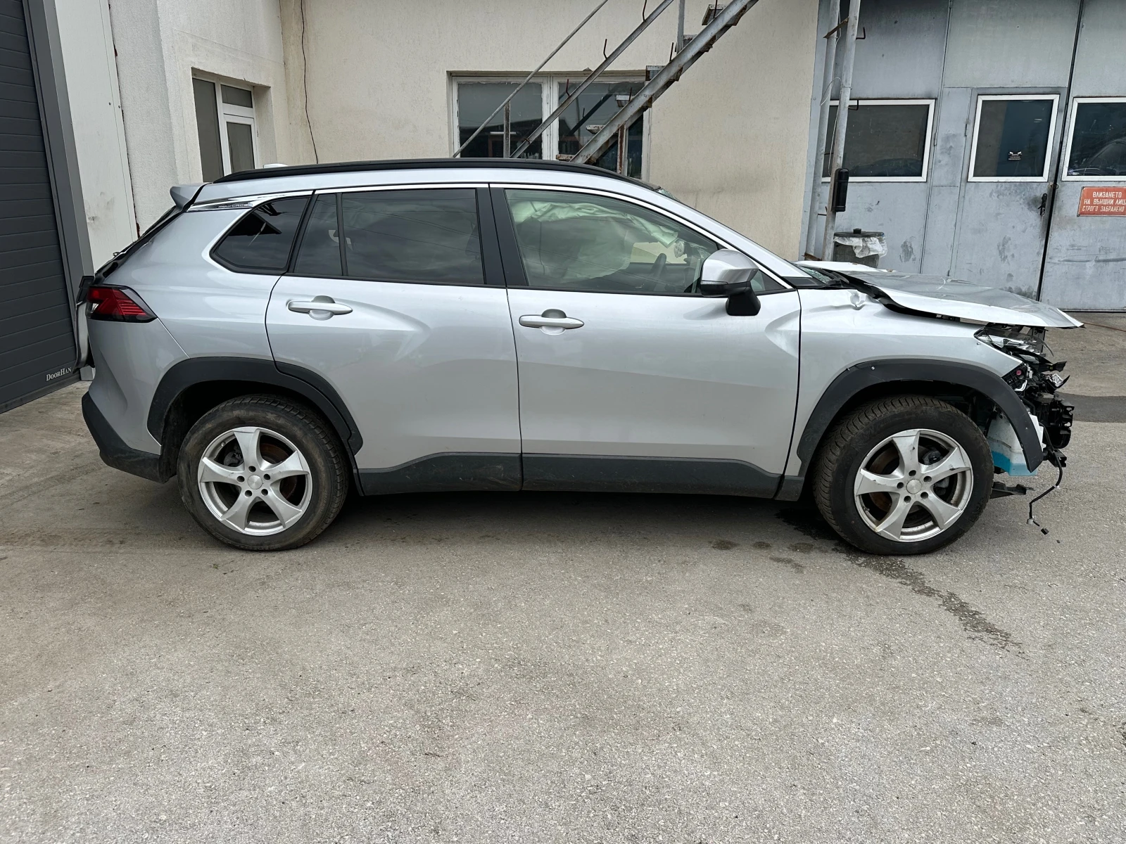 Toyota Corolla Cross 2.0 -Хибрид - изображение 2