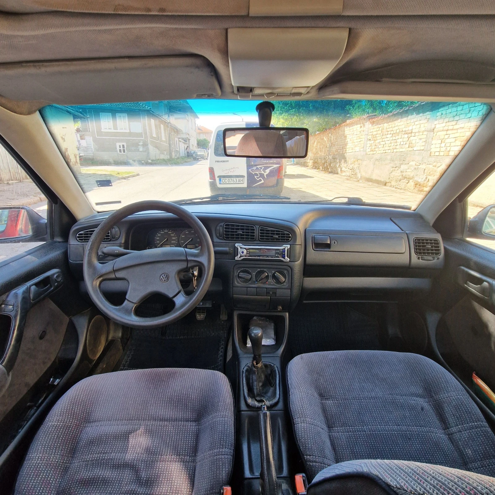 VW Vento 1.8 | Mobile.bg — изображение 12