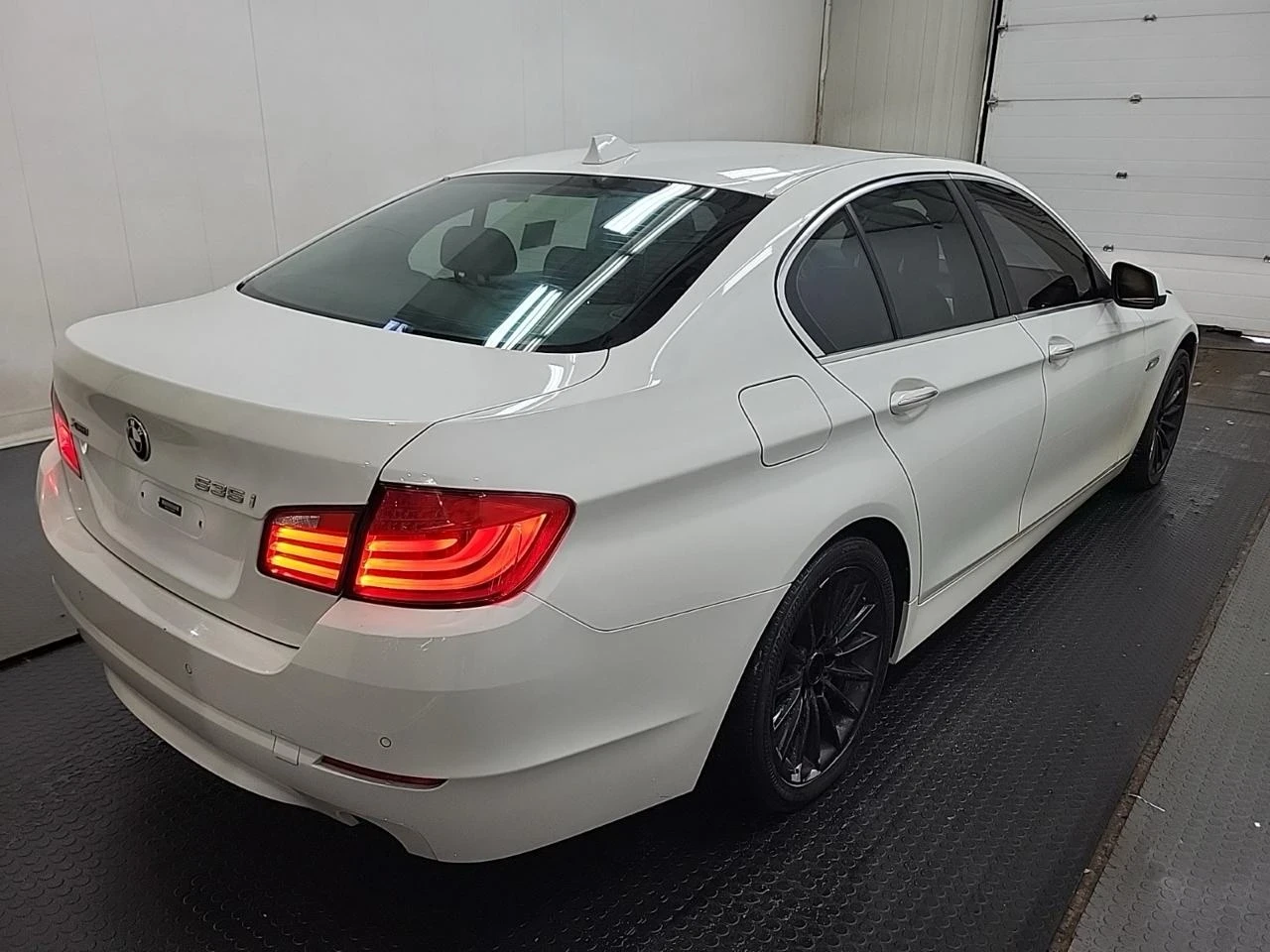 BMW 535 XDRIVE С РЕГИСТРАЦИЯ & АВТО КРЕДИТ - изображение 3