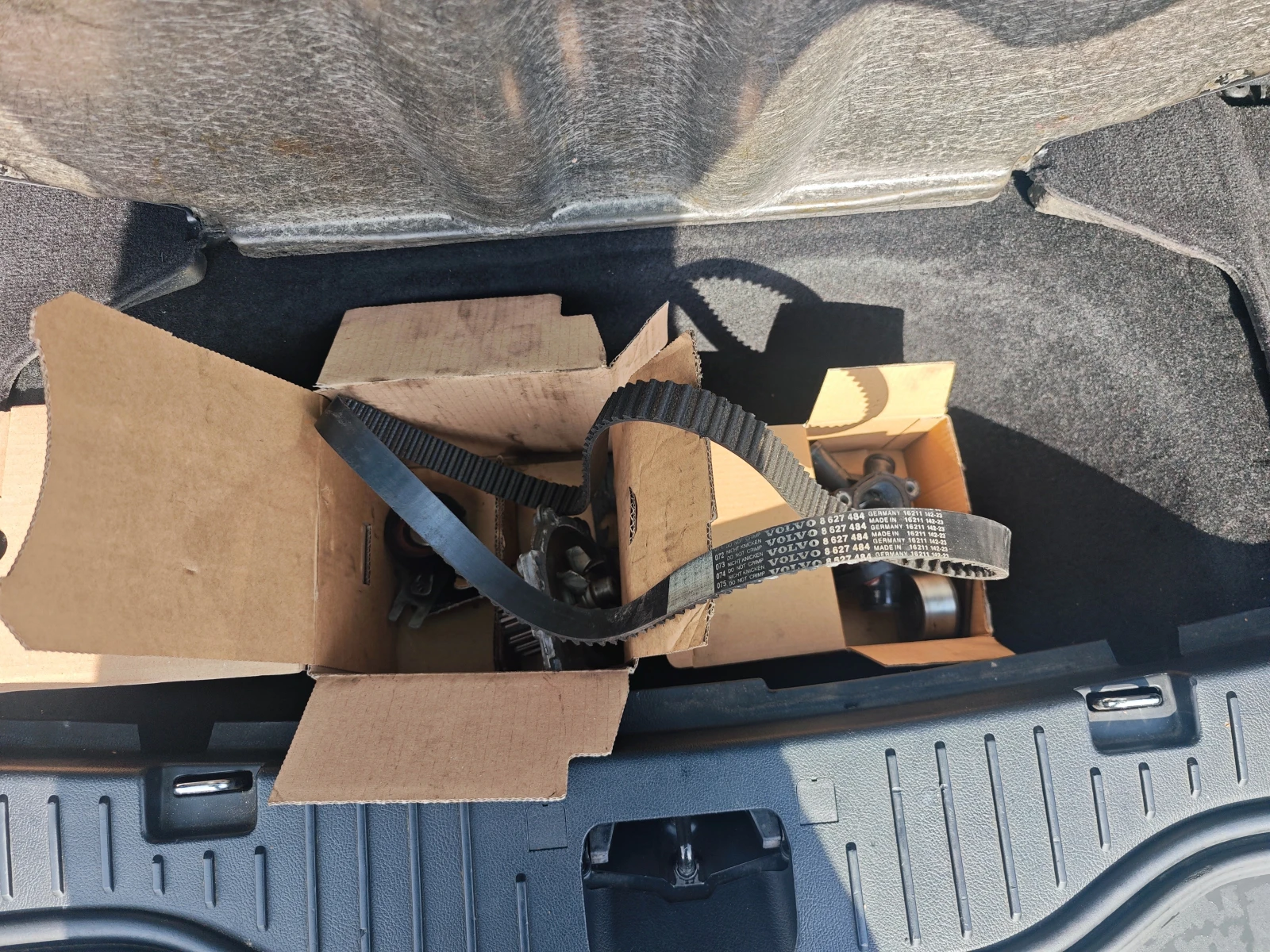 Ford S-Max 2.5i-Turbo/Panorama/6+ 1/CH, снимка 17 - Автомобили и джипове - 53760127