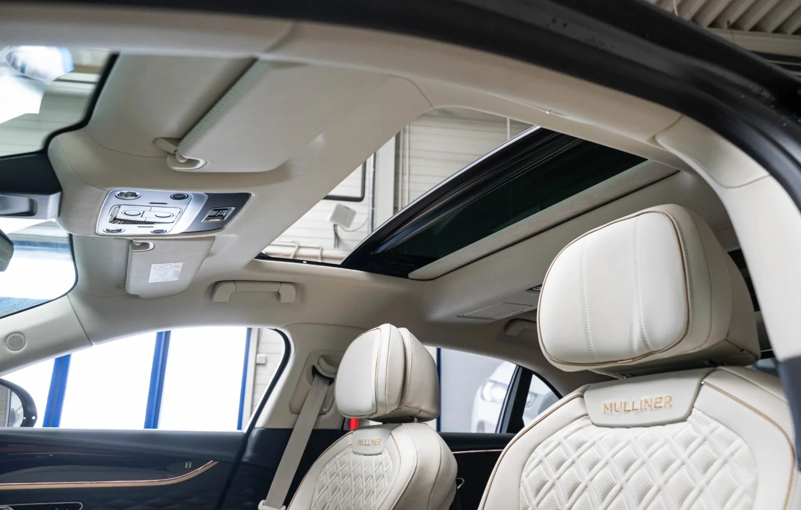 Bentley Flying Spur Mulliner 2.9 V6 - изображение 9