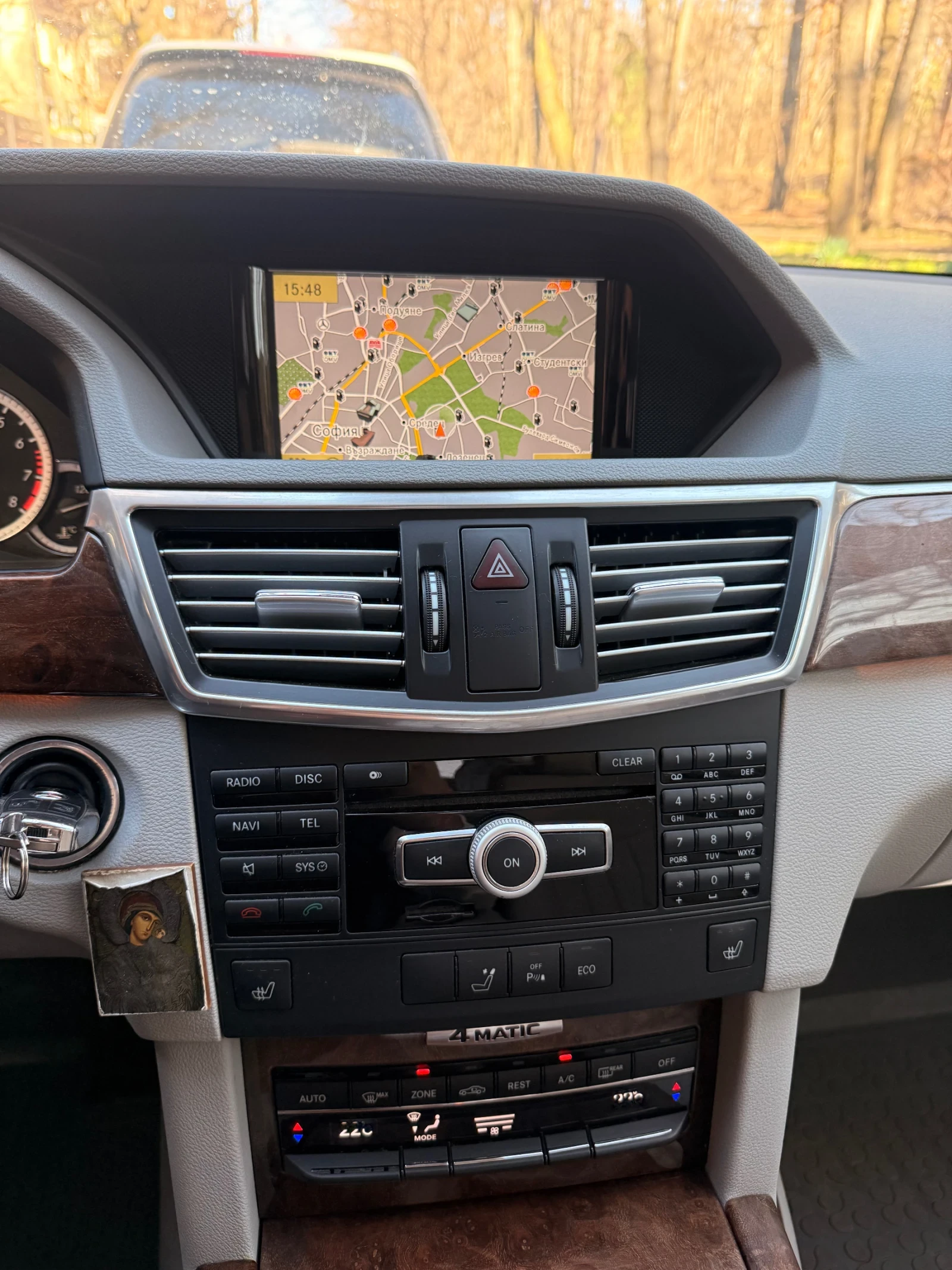 Mercedes-Benz E 300 4MATIC, AIRMATIC, ервопейска!, снимка 12 - Автомобили и джипове - 53829034