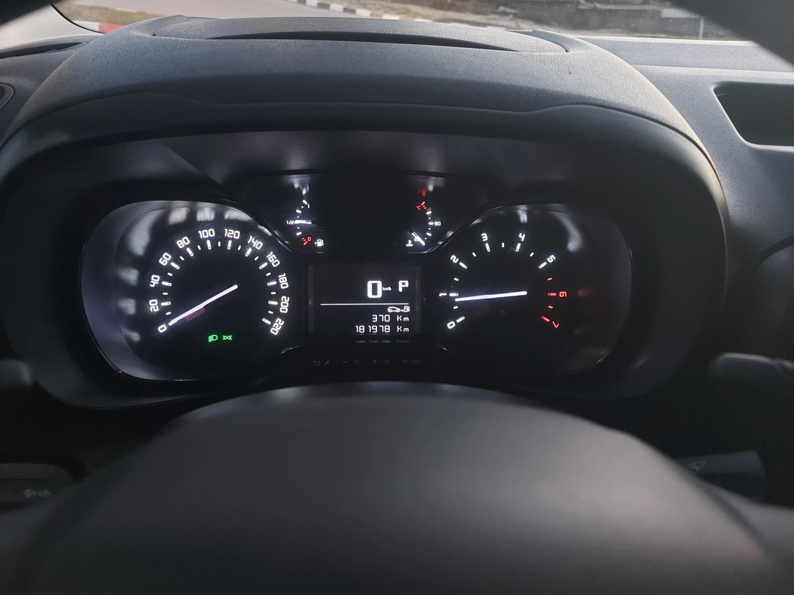 Citroen Berlingo 1.5hdi 130hp auto, снимка 8 - Автомобили и джипове - 54141944