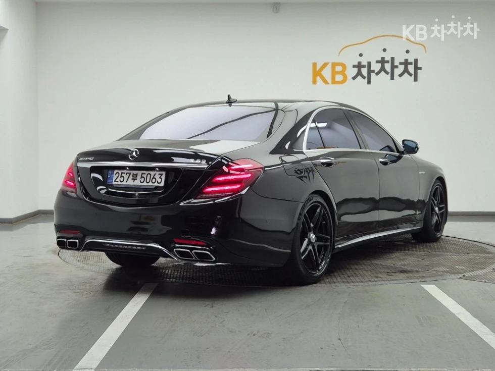 Mercedes-Benz S 63 AMG 4MATIC* Автокредит* , снимка 4 - Автомобили и джипове - 54714263