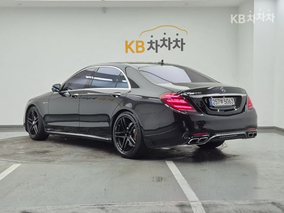 Mercedes-Benz S 63 AMG 4MATIC* Автокредит* , снимка 3 - Автомобили и джипове - 54714263