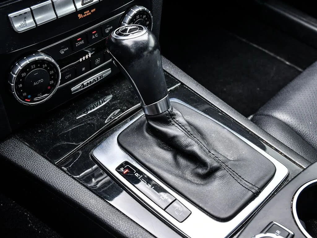 Mercedes-Benz C 300 4MATIC / ПОДГРЕВИ / ПАНОРАМА / ОТ ПРЕДСТАВИТЕЛСТВО, снимка 12 - Автомобили и джипове - 55017542