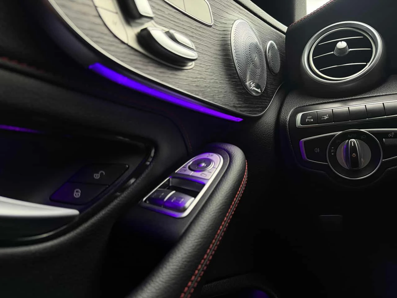 Mercedes-Benz C 43 AMG CARFAX, снимка 15 - Автомобили и джипове - 55086684