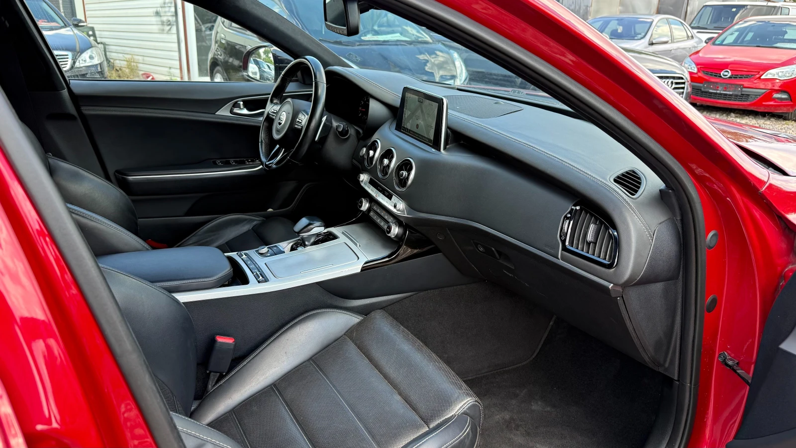 Kia Stinger 2.0Turbo, снимка 8 - Автомобили и джипове - 55284684