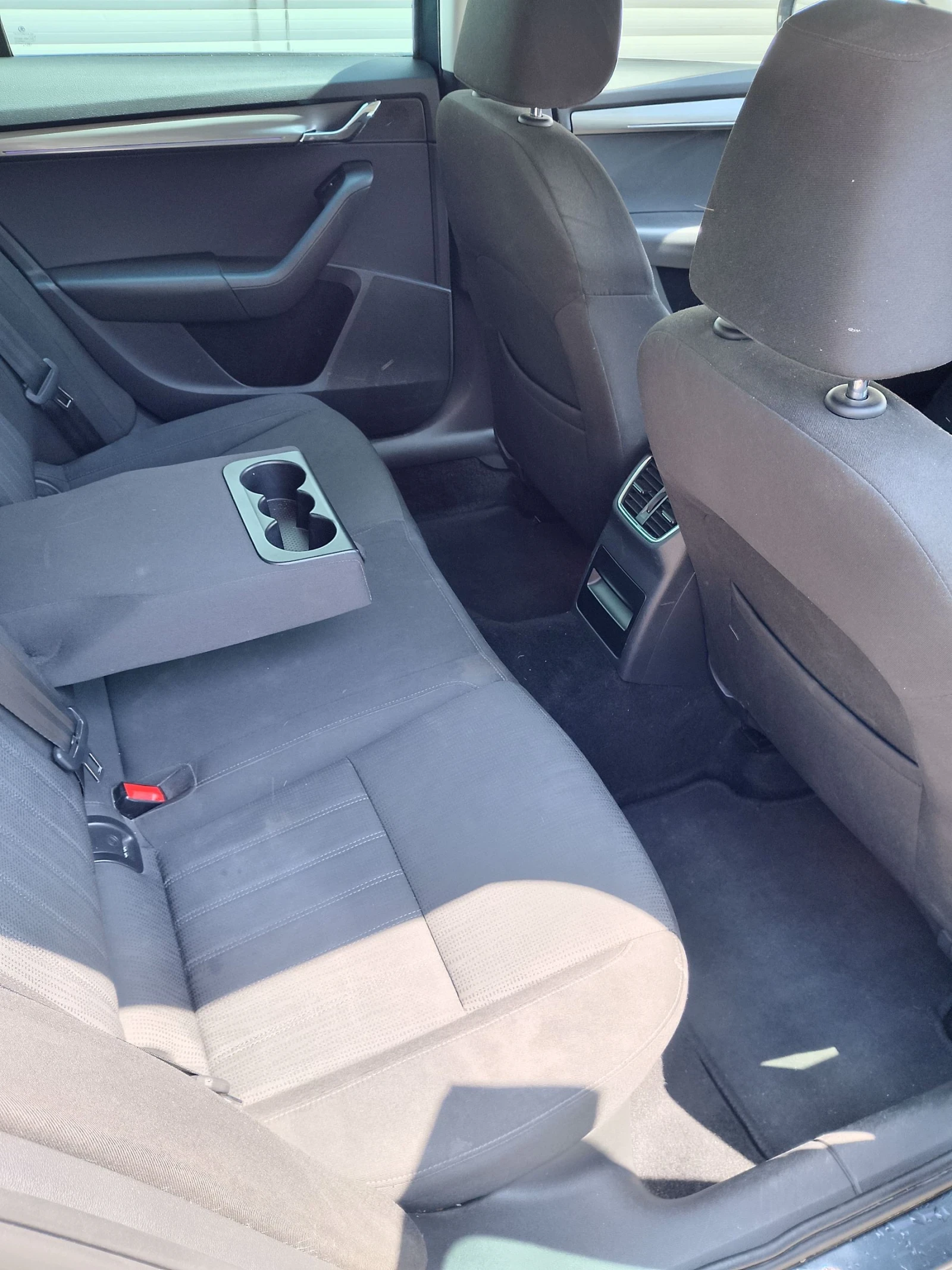 Skoda Octavia 3 Facelift, снимка 11 - Автомобили и джипове - 55367332