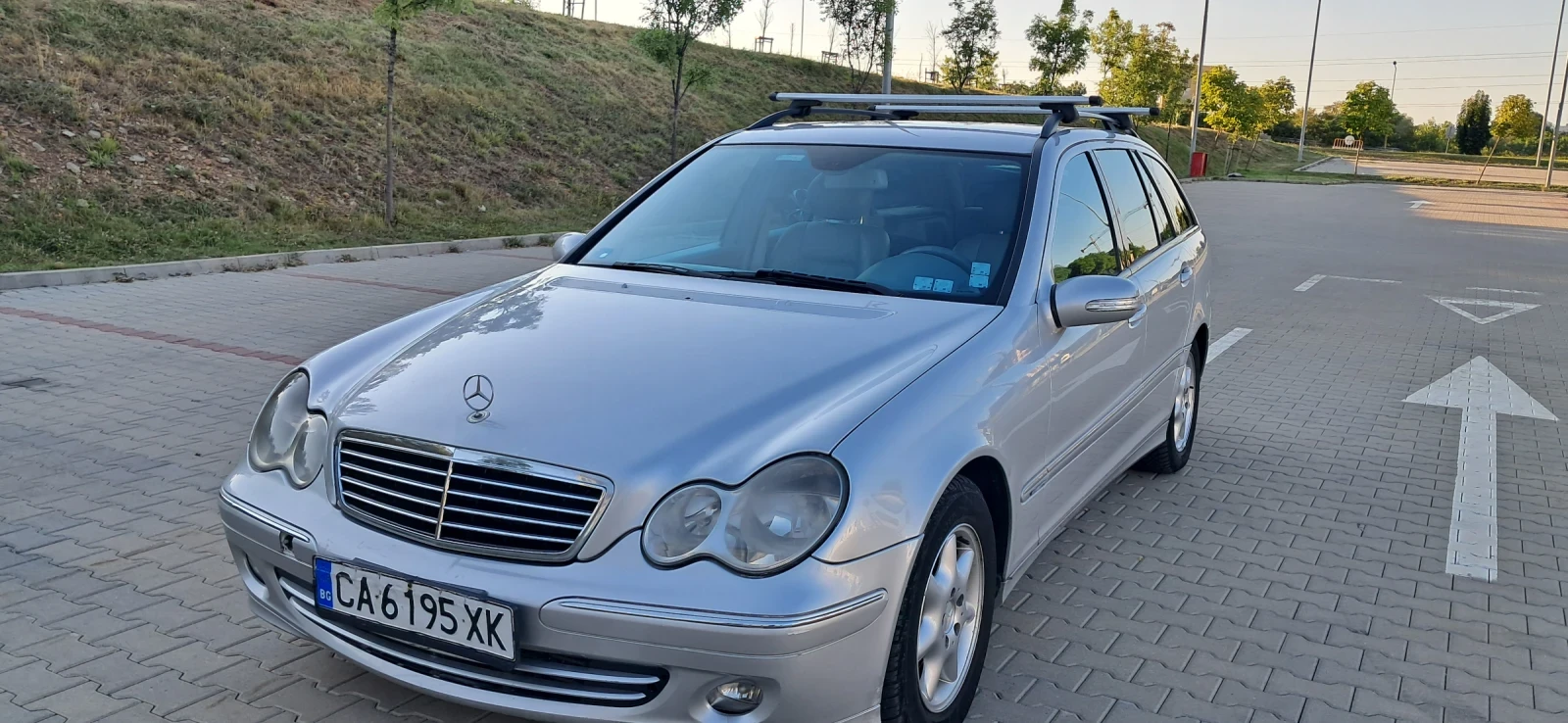 Mercedes-Benz C 220 Топ състояние | поддържан | обслужен | само каране, снимка 4 - Автомобили и джипове - 55507141