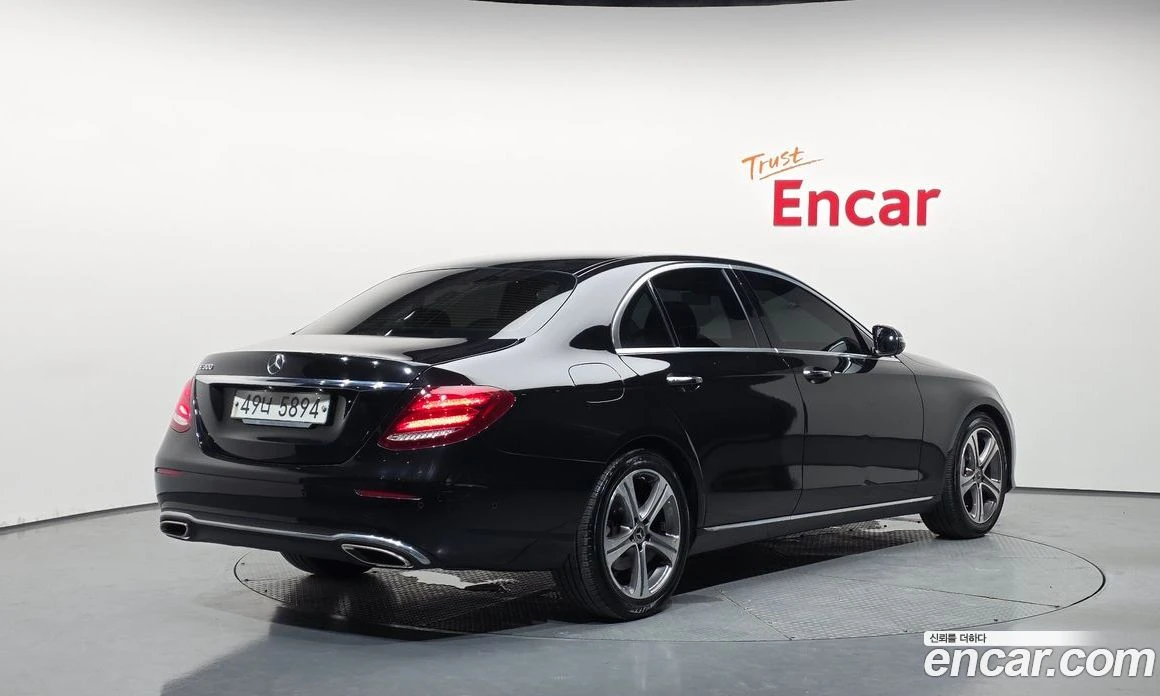 Mercedes-Benz E 300 Avantgarde, снимка 2 - Автомобили и джипове - 55794420