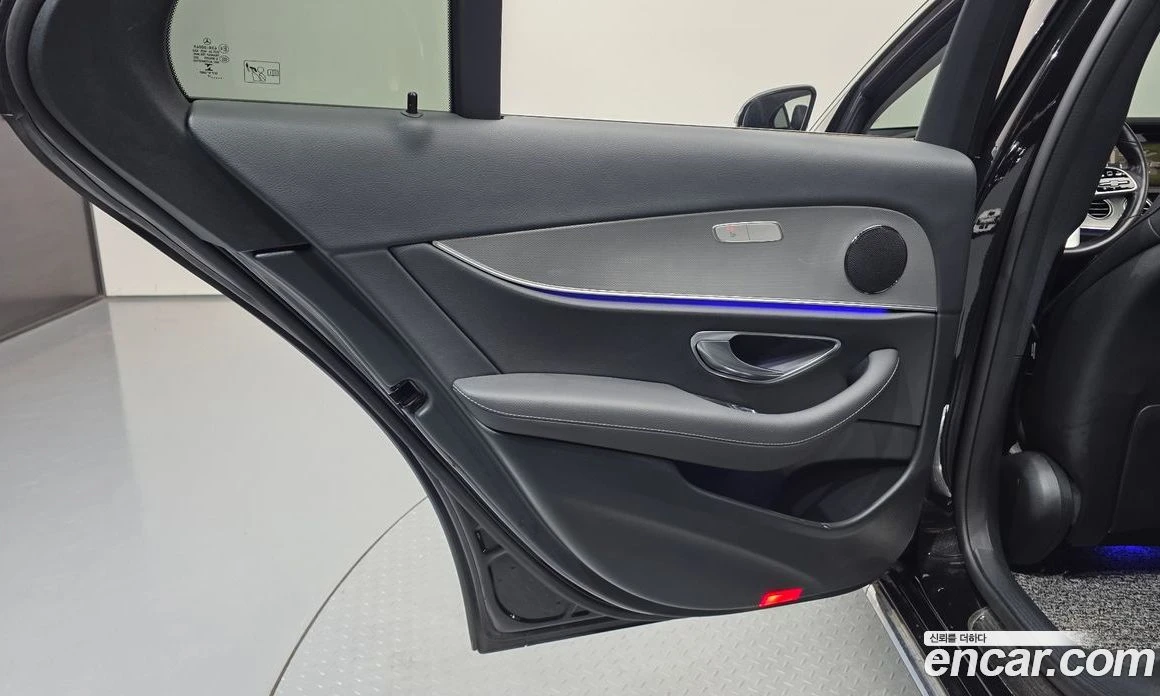 Mercedes-Benz E 300 Avantgarde, снимка 13 - Автомобили и джипове - 55794420