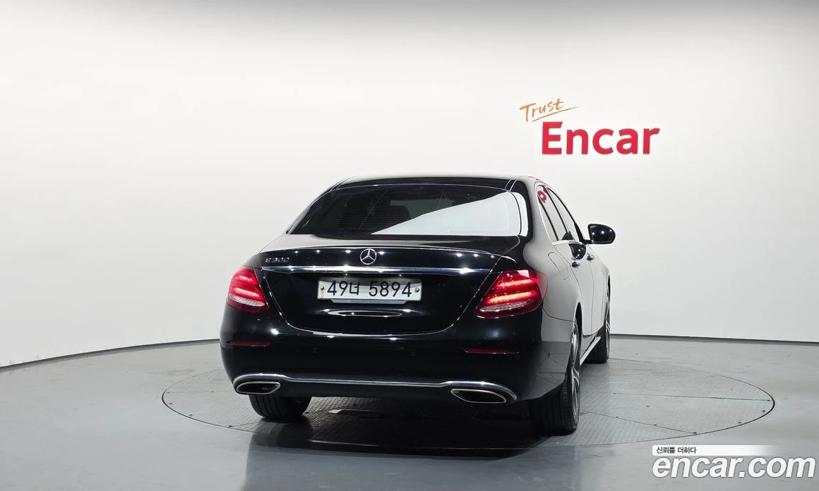 Mercedes-Benz E 300 Avantgarde, снимка 4 - Автомобили и джипове - 55794420