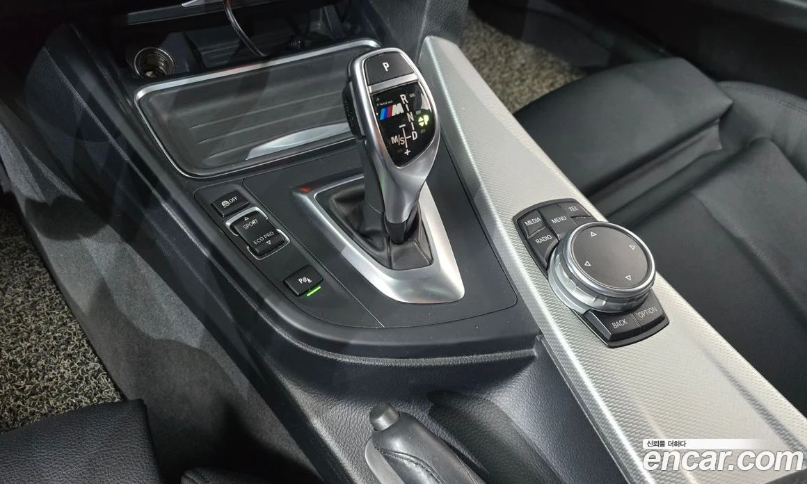BMW 320 320d M Performence Edition, снимка 11 - Автомобили и джипове - 56156540