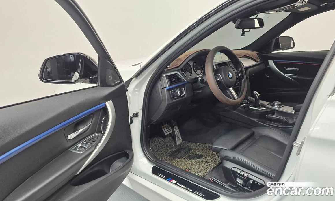 BMW 320 320d M Performence Edition, снимка 12 - Автомобили и джипове - 56156540