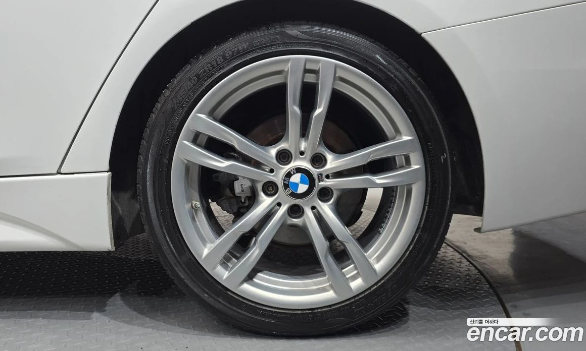 BMW 320 320d M Performence Edition, снимка 6 - Автомобили и джипове - 56156540