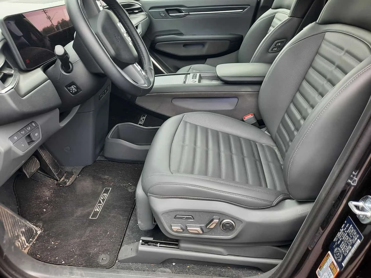 Kia EV9 Land Package | CARFAX | ПРЕДСТАВИТЕЛСТВО НА KIA, снимка 7 - Автомобили и джипове - 56168909