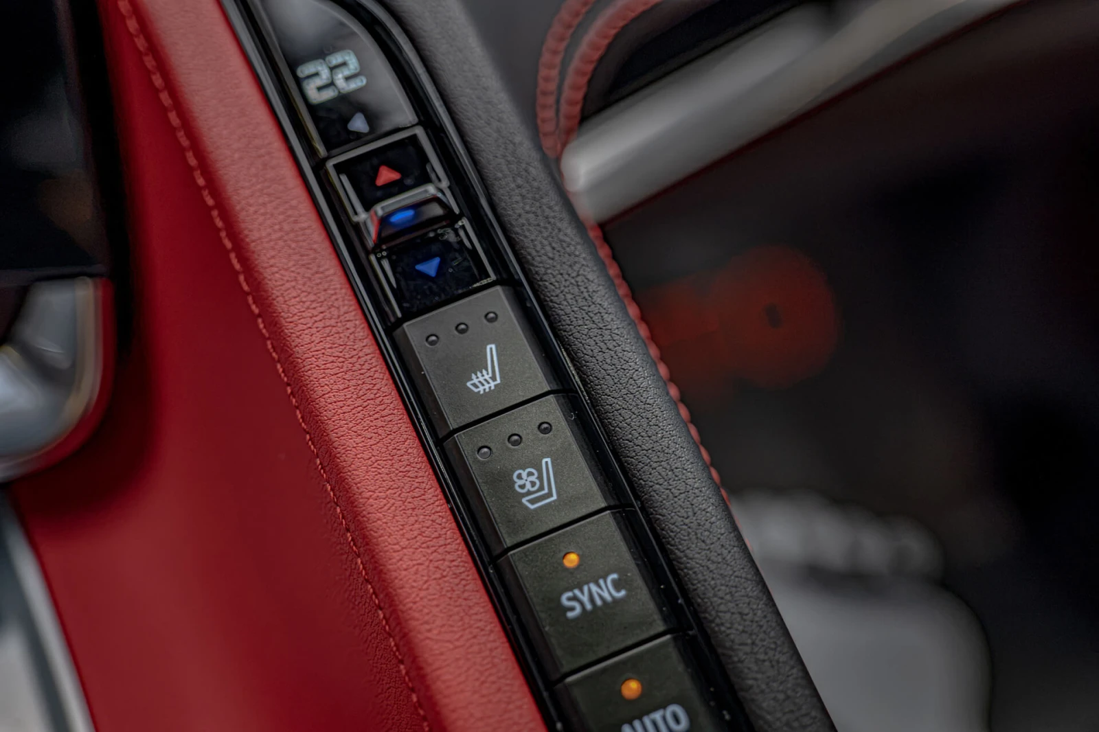 Chevrolet Corvette 6.2 V8/2LT/Камера/BOSE/Stingrey/Обдухване/70s/HuD, снимка 11 - Автомобили и джипове - 56305305