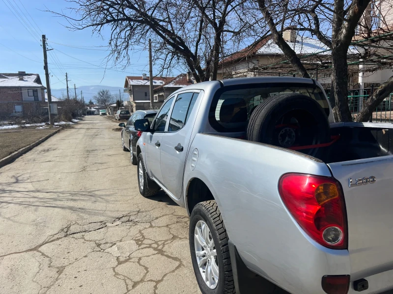 Mitsubishi L200 Обслужен , снимка 2 - Автомобили и джипове - 49232513