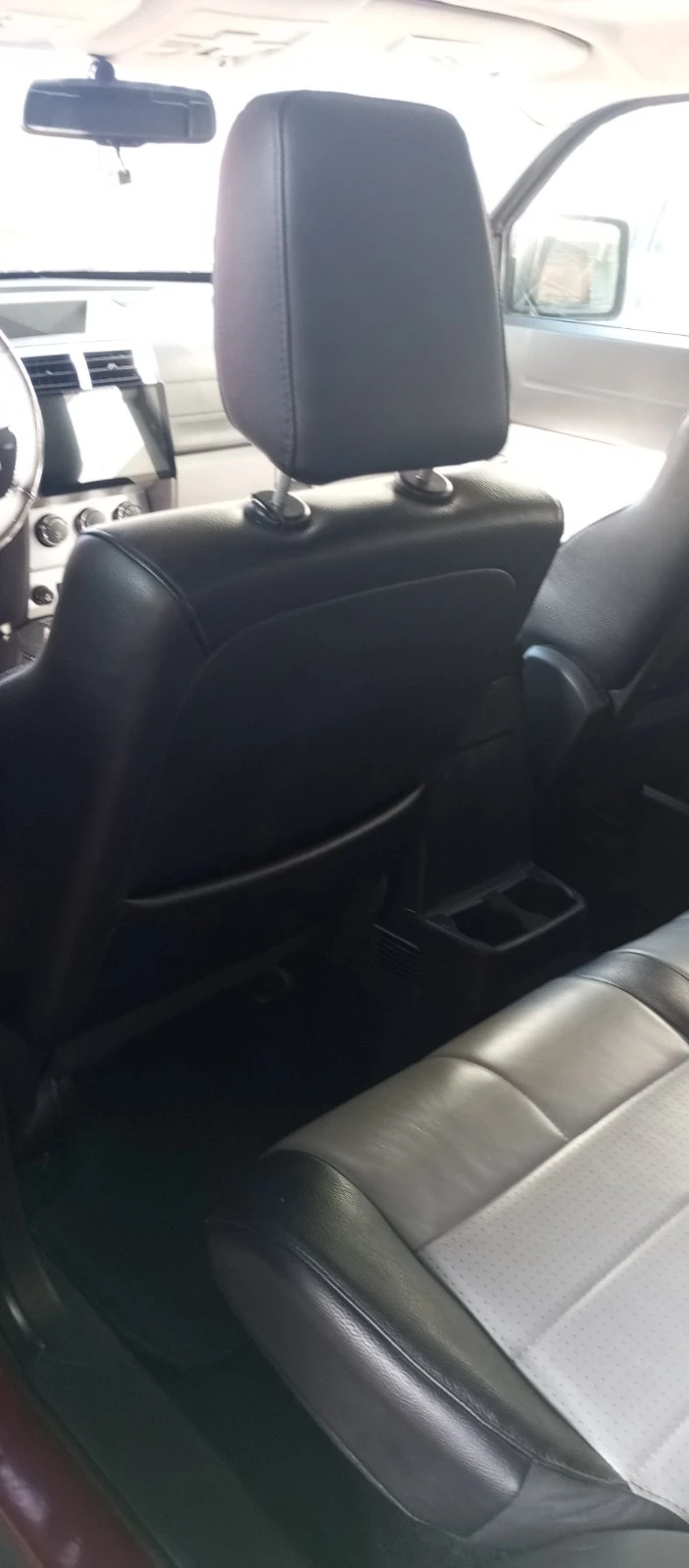 Dodge Nitro 2.8Д, снимка 15 - Автомобили и джипове - 53919111