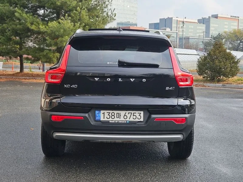 Volvo XC40  B4 Inscription, снимка 4 - Автомобили и джипове - 55690909