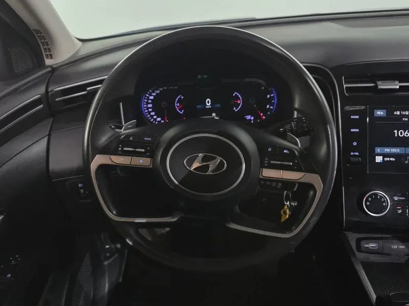 Hyundai Tucson 2.0 2WD MODERN, снимка 13 - Автомобили и джипове - 55802036