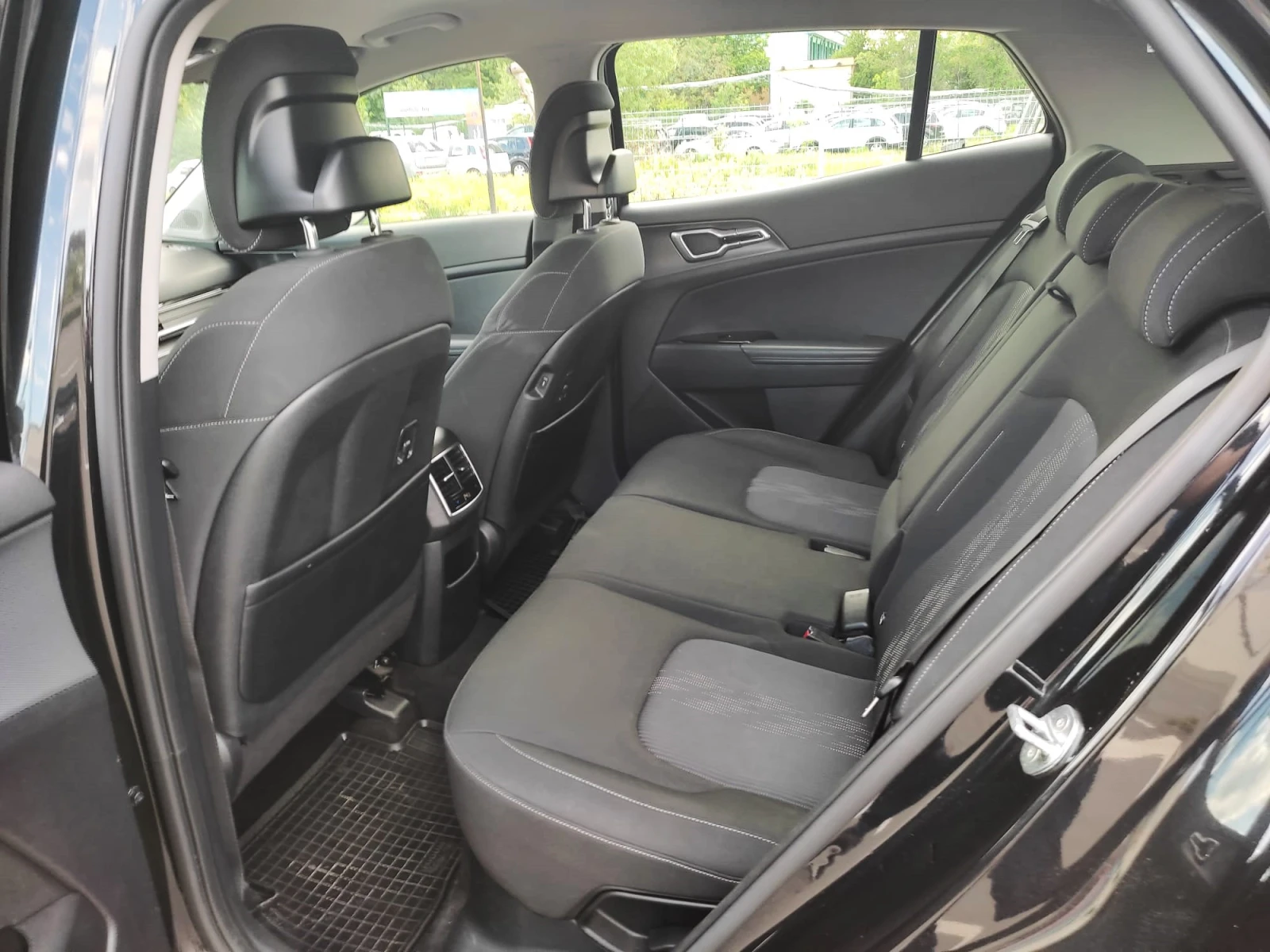 Kia Sportage 1.6 T-GDi (230 кс) Full Hybrid Automatic - изображение 9