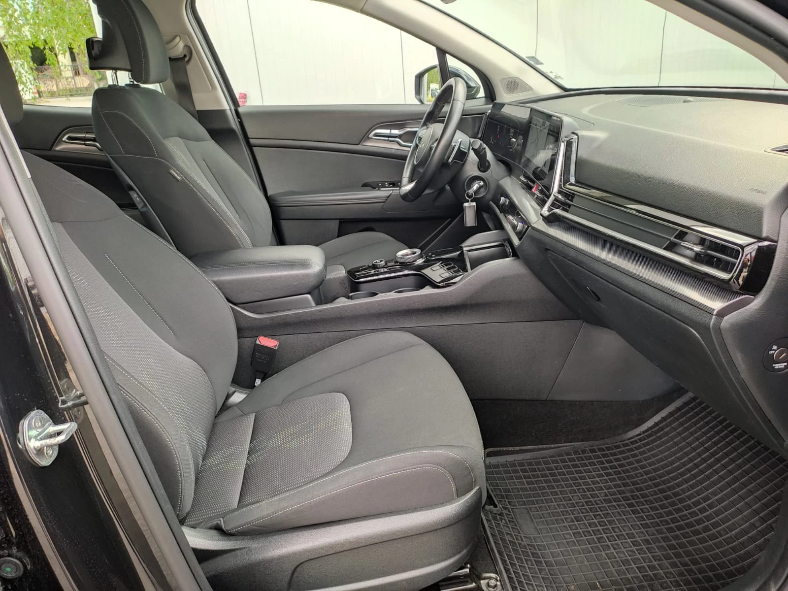 Kia Sportage 1.6 T-GDi (230 кс) Full Hybrid Automatic - изображение 8