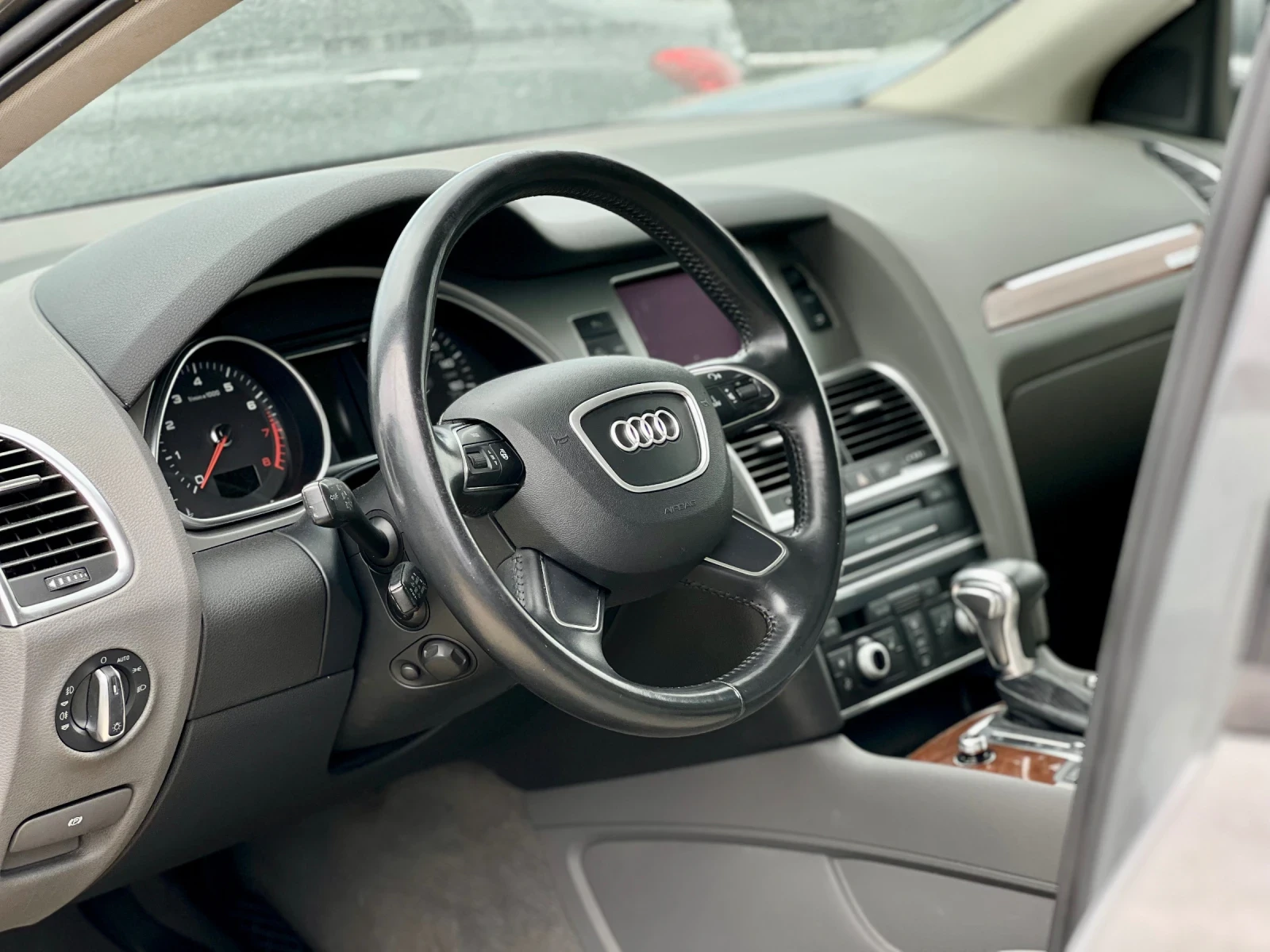 Audi Q7 V6-TFSI / ПАНОРАМА / ПОДГРЕВ / BOSE / MEMORY - изображение 2