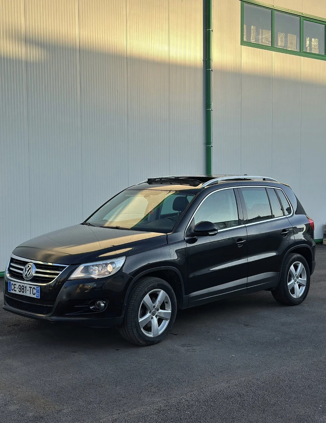 VW Tiguan 2.0TDI 4x4 FULL - изображение 2