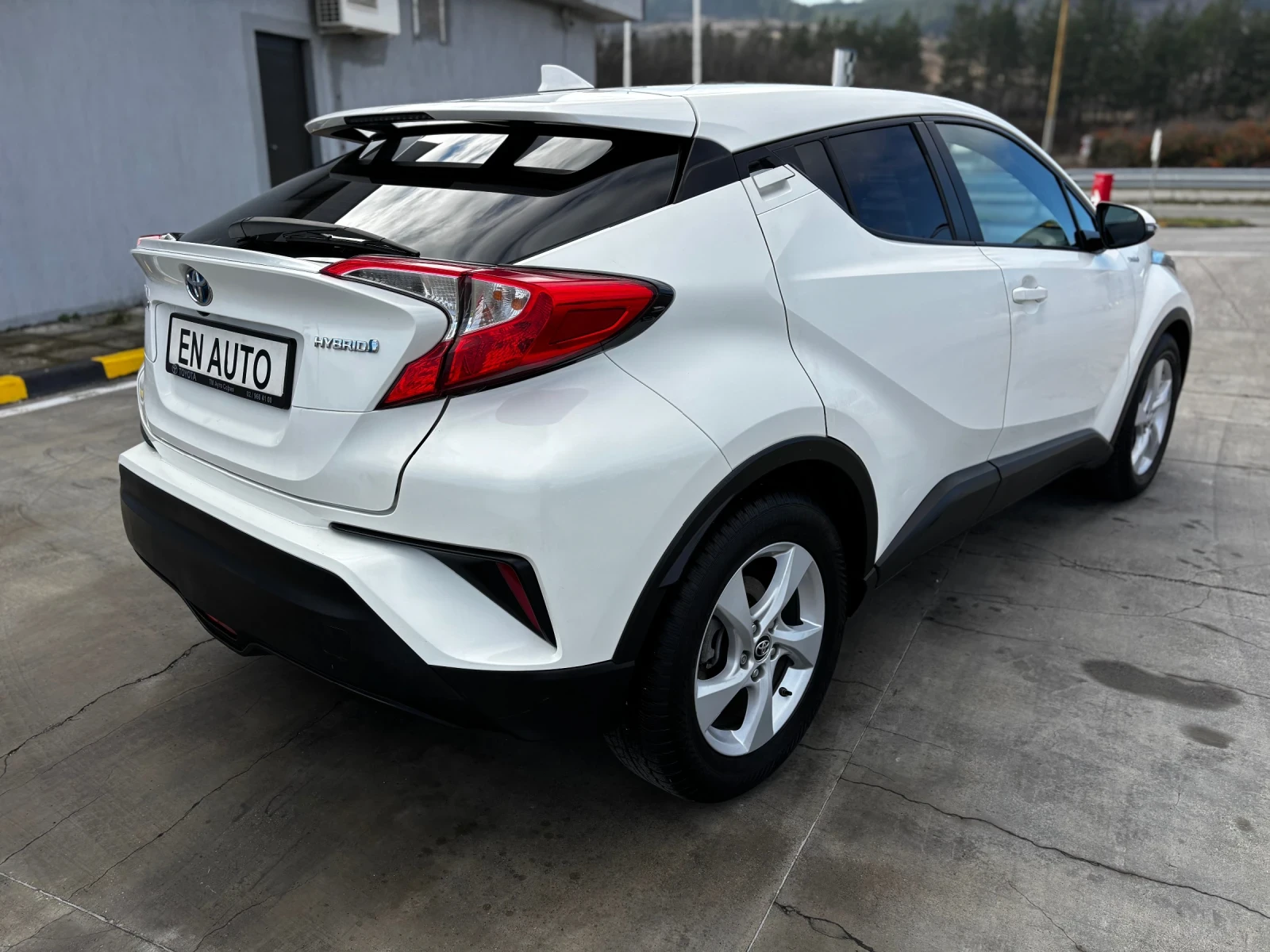 Toyota C-HR 1.8* HYBRID* 129 000 KM* 1 ����������* ����������� | Mobile.bg � ����������� 4