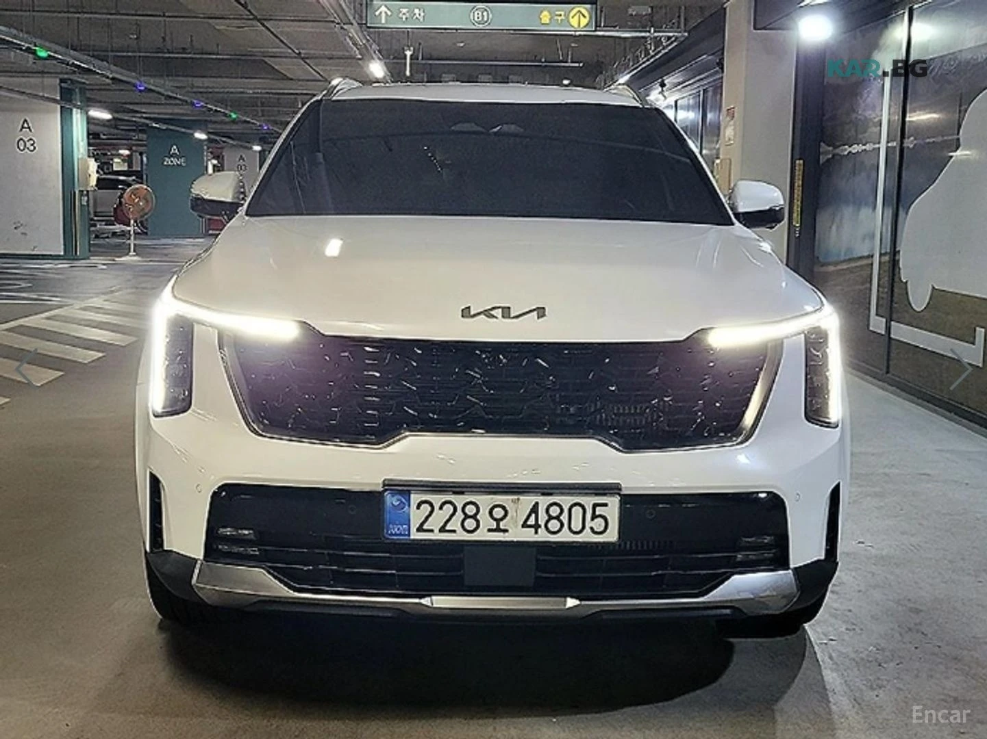 Kia Sorento 2.5 TURBO* NOBLESSE* 360* HEAD UP* ОБДУХВ* ПОДГРЕВ, снимка 2 - Автомобили и джипове - 54900952