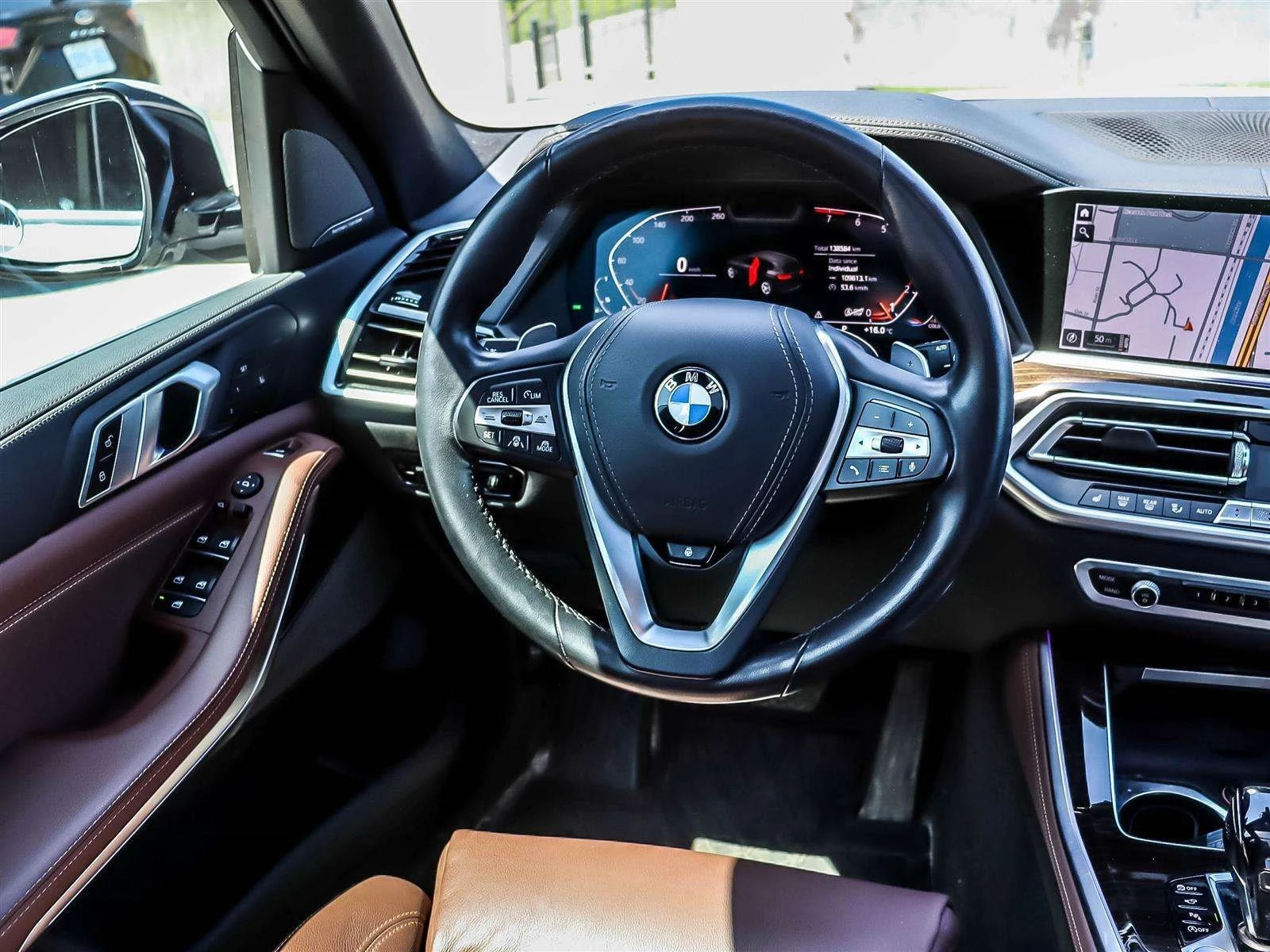 BMW X5 * ДИСТРОНИК * МАСАЖИ * НОЩНО ВИЖДАНЕ * 360 * ПАНО, снимка 9 - Автомобили и джипове - 55836327