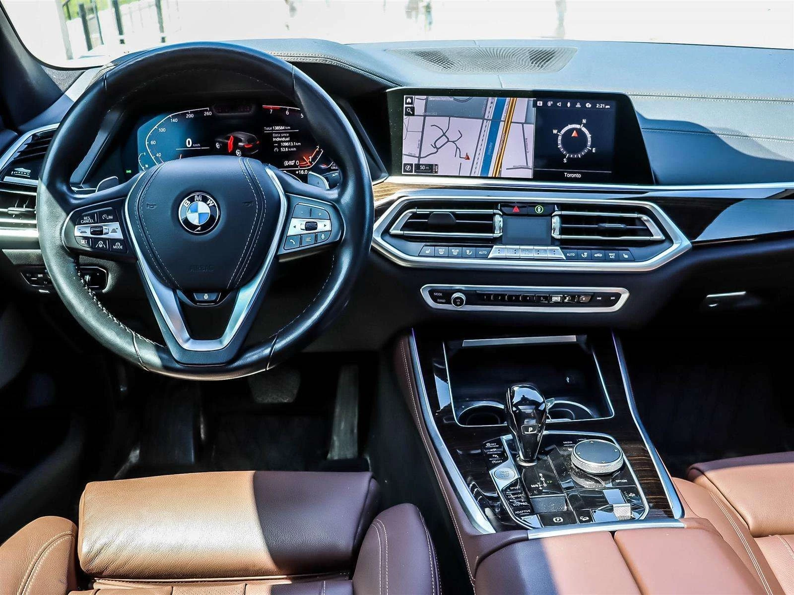 BMW X5 * ДИСТРОНИК * МАСАЖИ * НОЩНО ВИЖДАНЕ * 360 * ПАНО, снимка 8 - Автомобили и джипове - 55836327