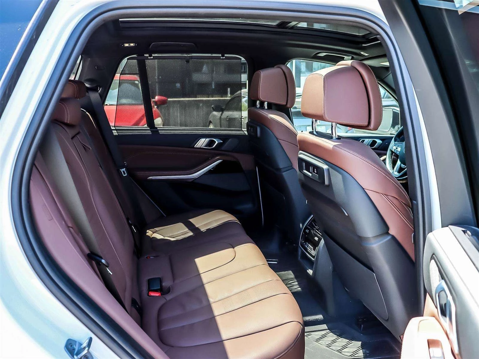 BMW X5 * ДИСТРОНИК * МАСАЖИ * НОЩНО ВИЖДАНЕ * 360 * ПАНО, снимка 16 - Автомобили и джипове - 55836327