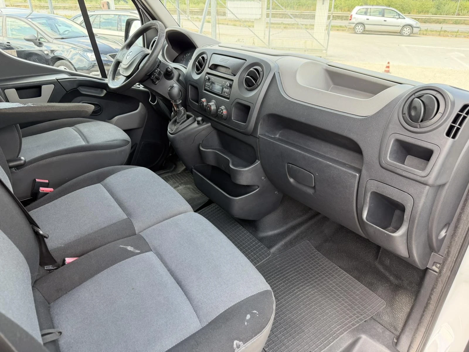Renault Master 2.3dci/125kc/L2H2/Климатик, снимка 13 - Бусове и автобуси - 55385574