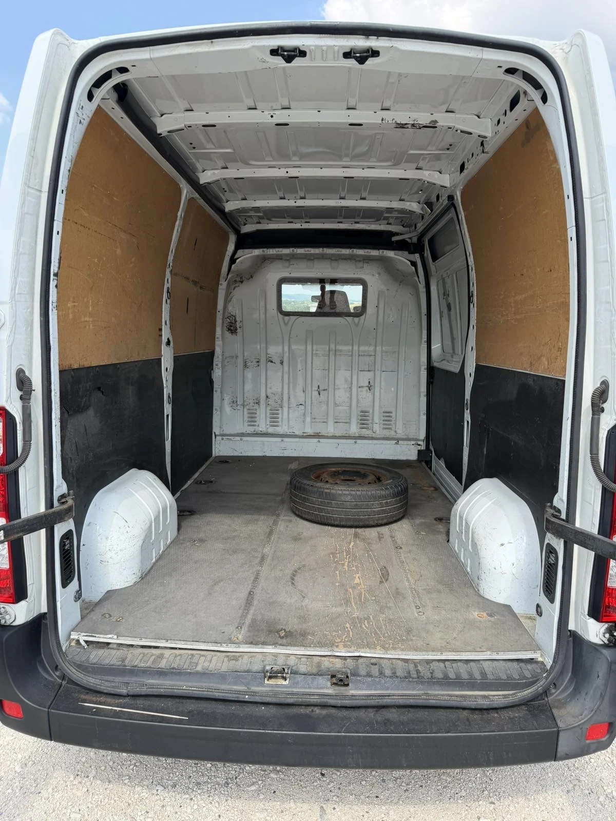 Renault Master 2.3dci/125kc/L2H2/Климатик, снимка 17 - Бусове и автобуси - 55385574