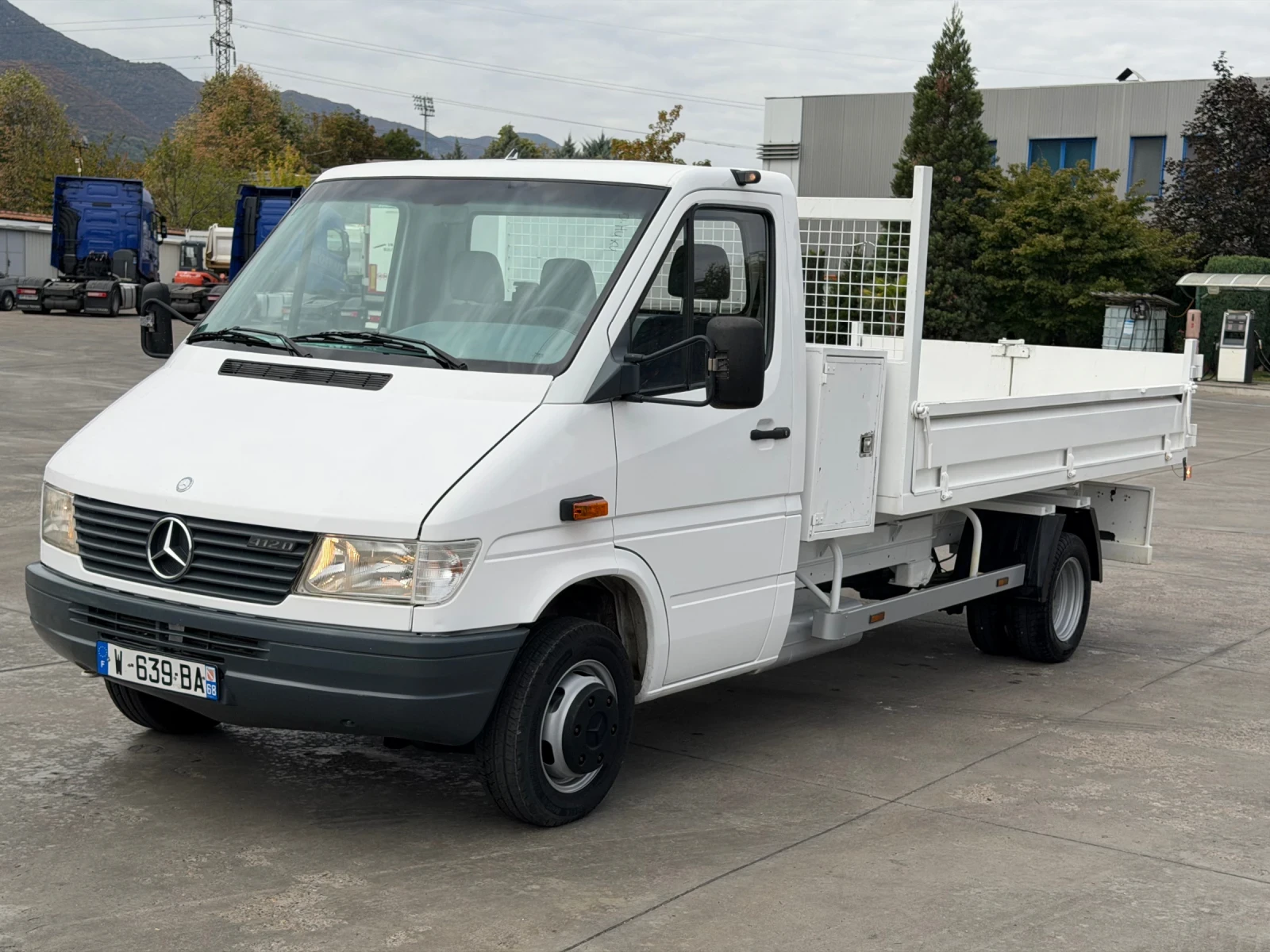 Mercedes-Benz 412 Sprinter 412D* двойна гума* топ състояние* Франция, снимка 9 - Бусове и автобуси - 56083364