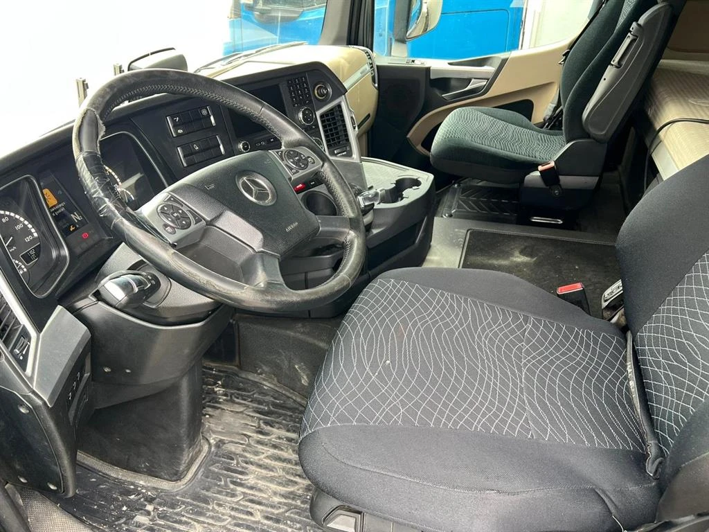 Mercedes-Benz Actros 1843 Борд, сервизна книжка, снимка 8 - Камиони - 54200294