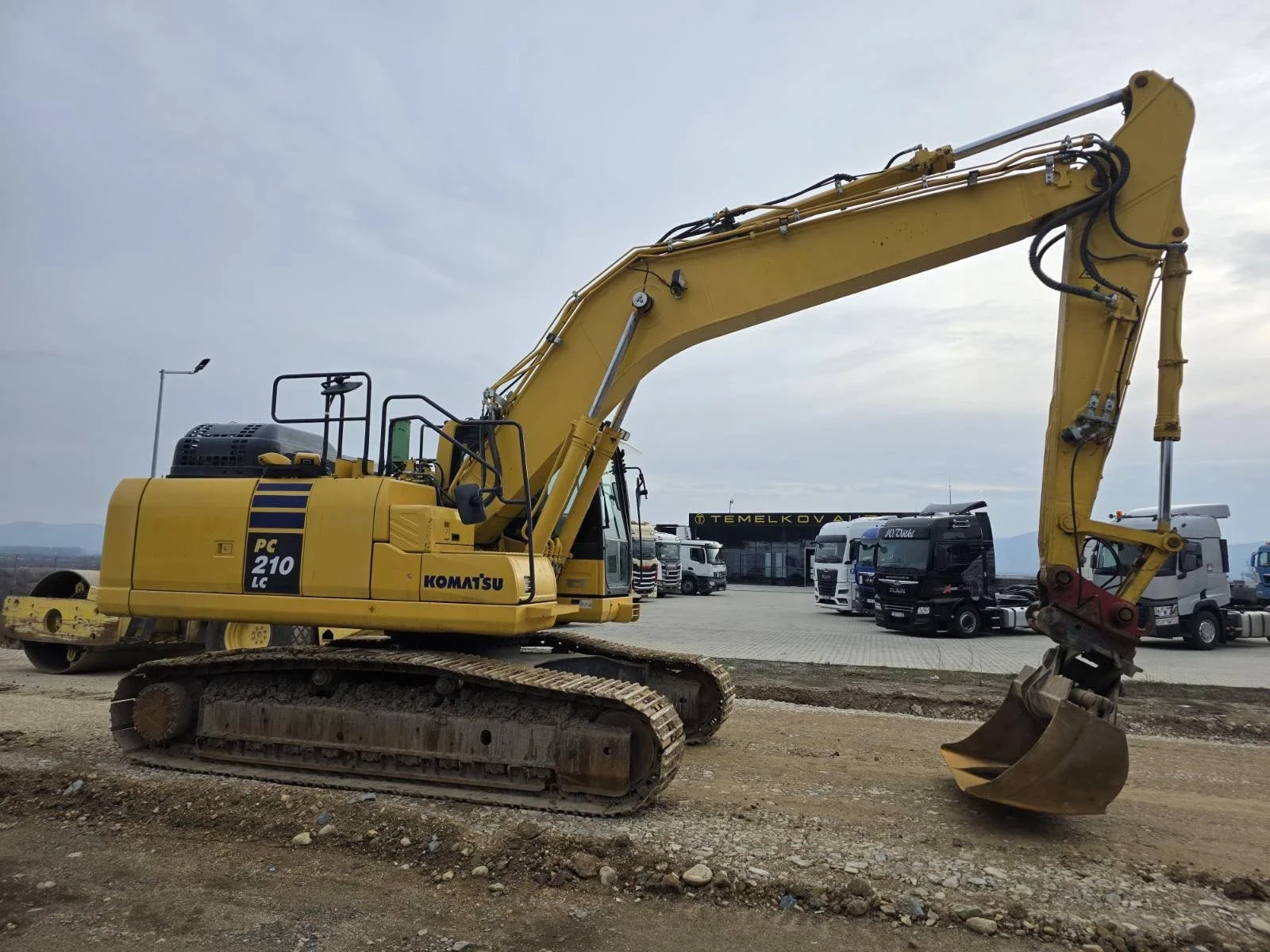 ����� Komatsu PC 210 LC | Mobile.bg � ����������� 12
